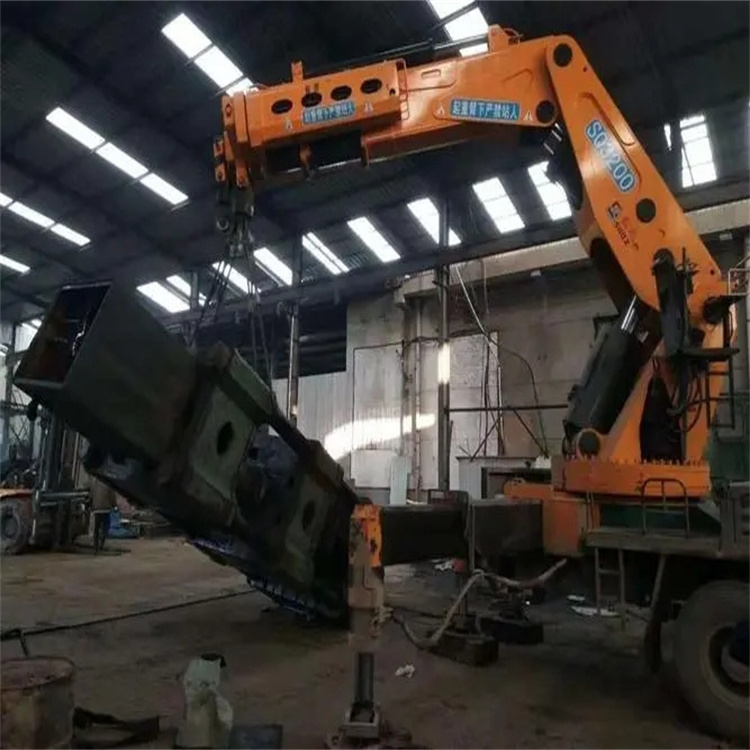 营根镇200吨折臂吊出租